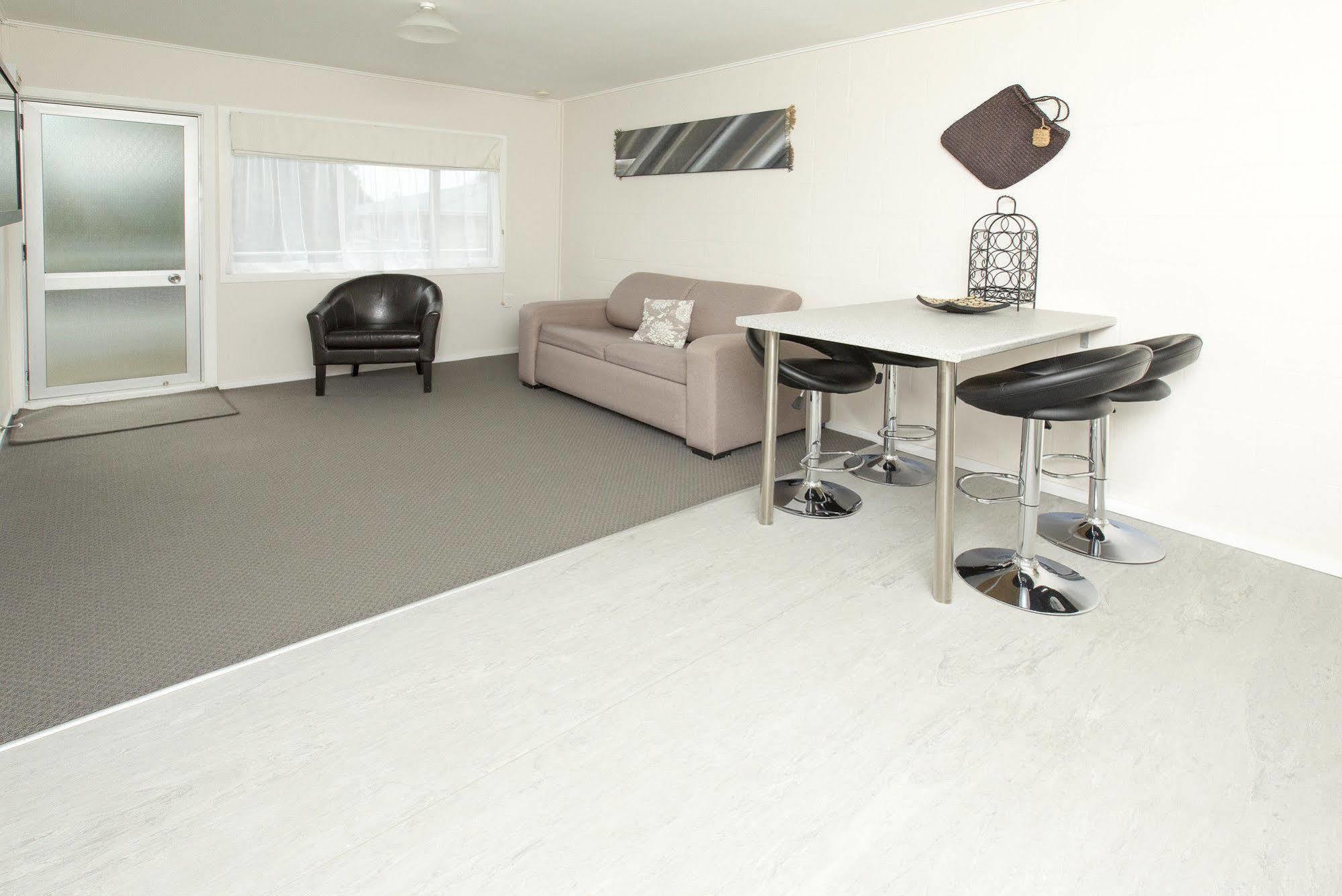 Marina Court Motel & Apartments Whangarei Extérieur photo