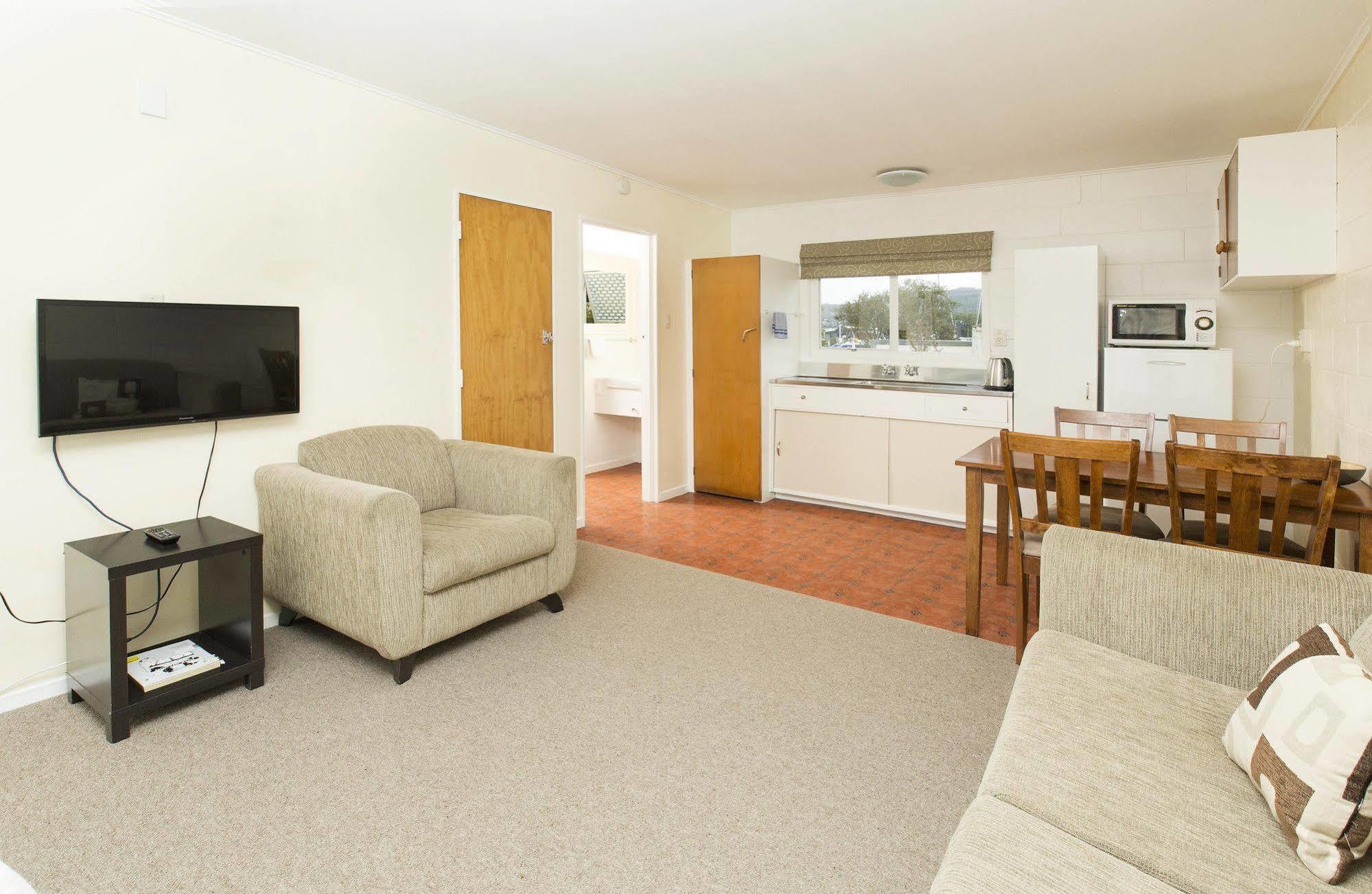 Marina Court Motel & Apartments Whangarei Extérieur photo