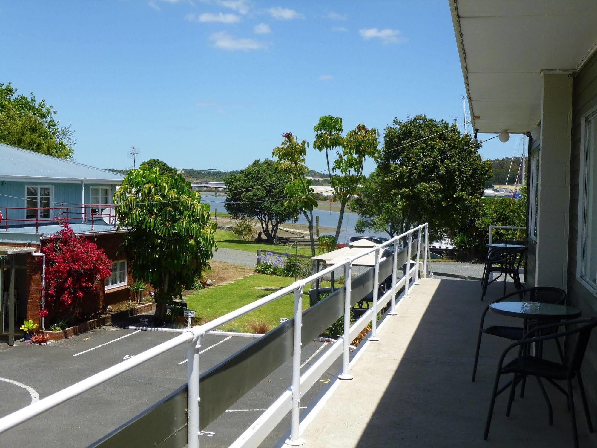 Marina Court Motel & Apartments Whangarei Extérieur photo