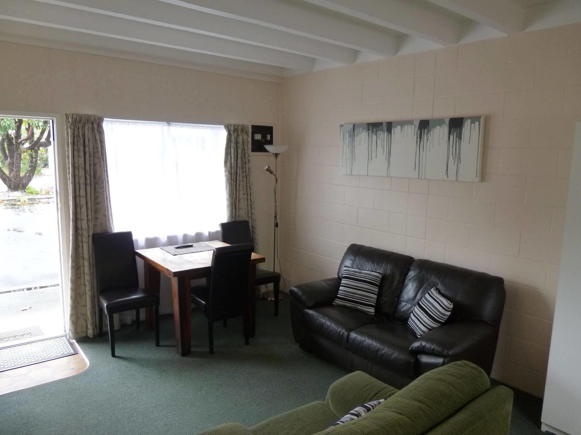 Marina Court Motel & Apartments Whangarei Extérieur photo