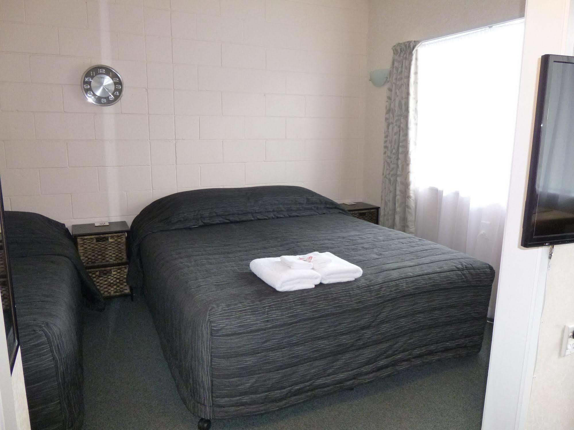 Marina Court Motel & Apartments Whangarei Extérieur photo