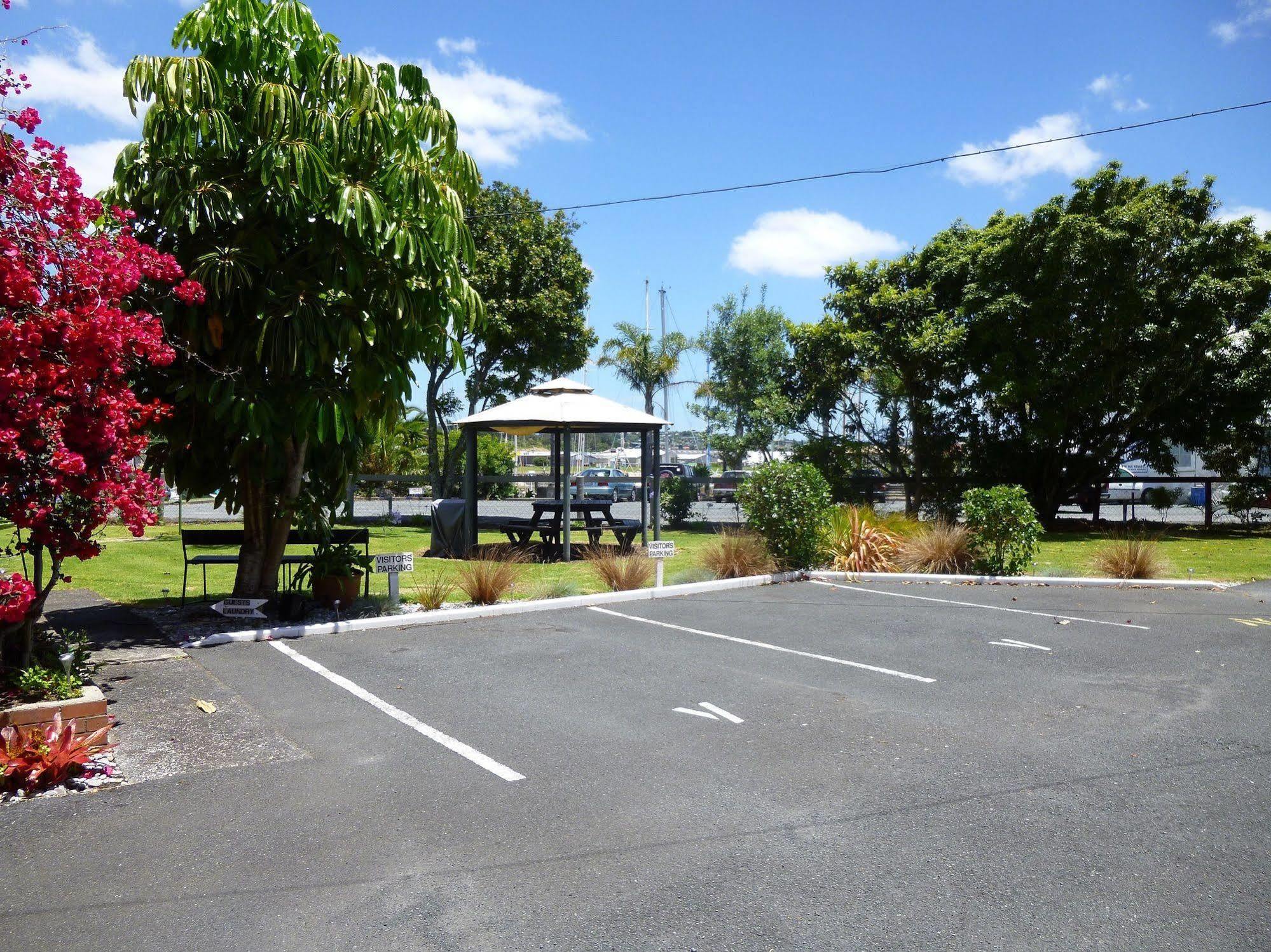 Marina Court Motel & Apartments Whangarei Extérieur photo