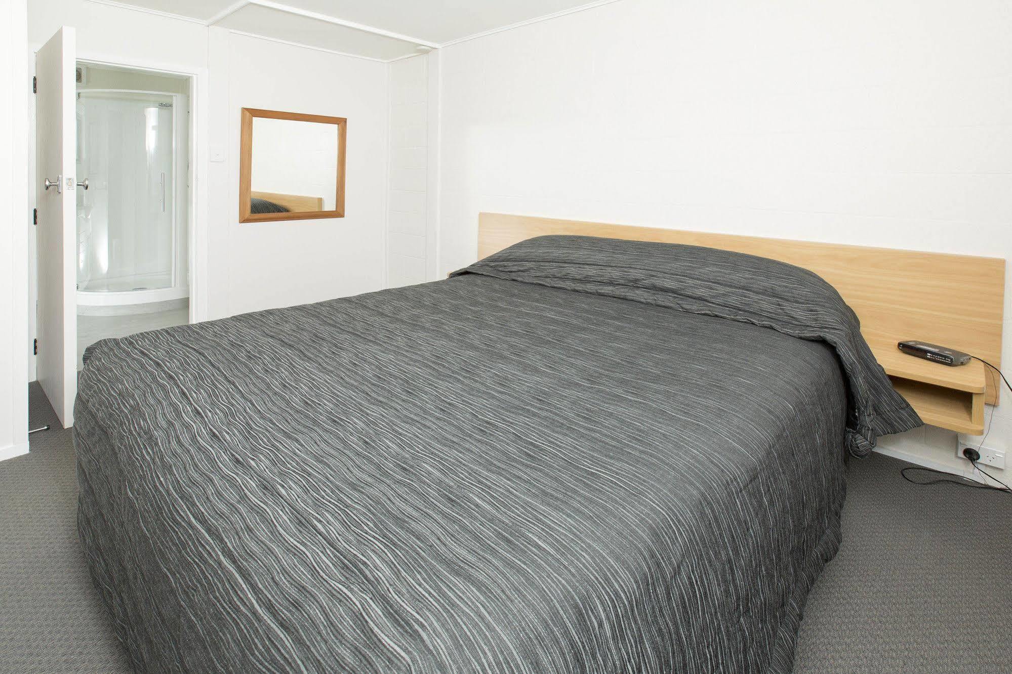 Marina Court Motel & Apartments Whangarei Extérieur photo