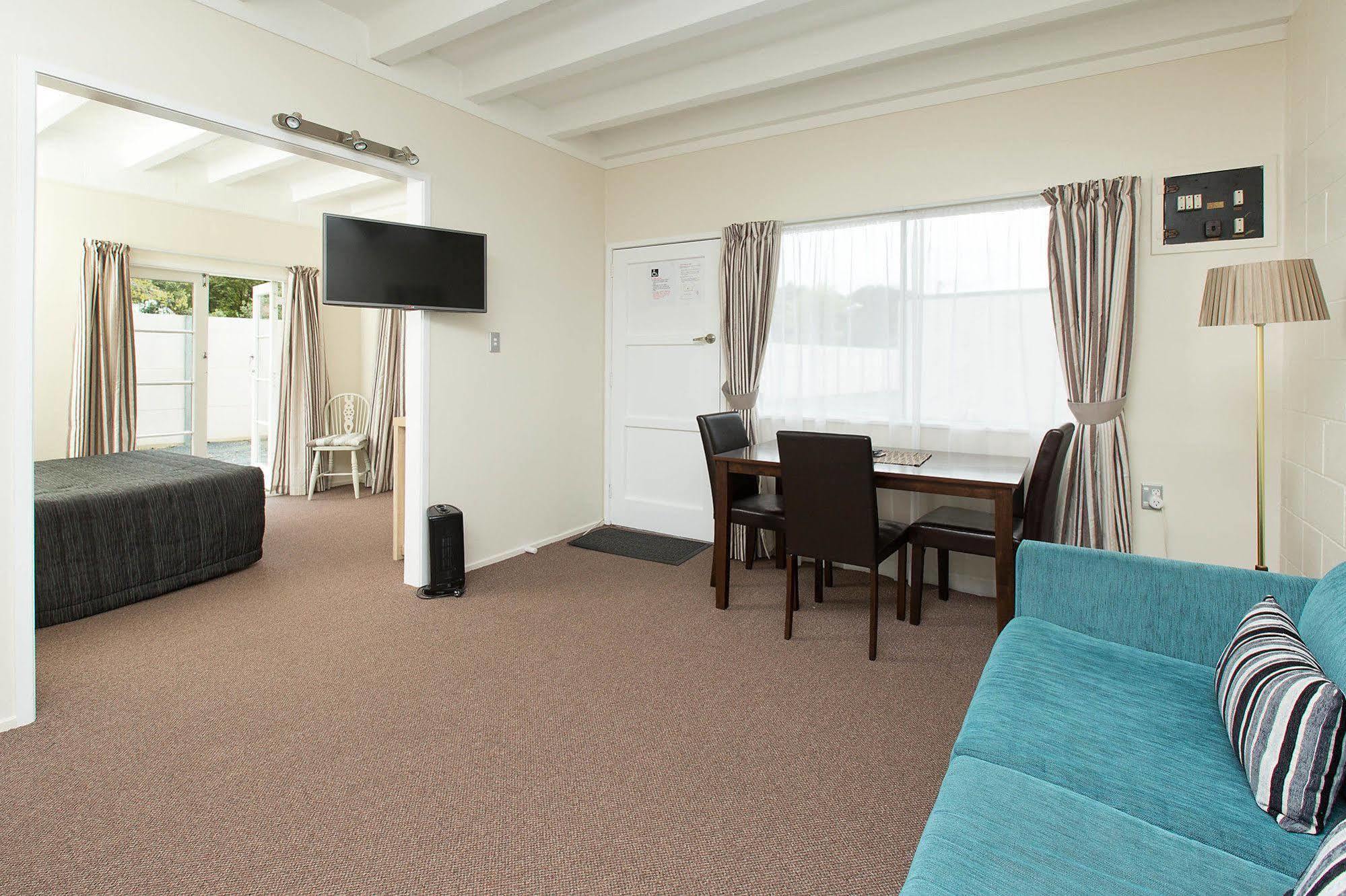 Marina Court Motel & Apartments Whangarei Extérieur photo