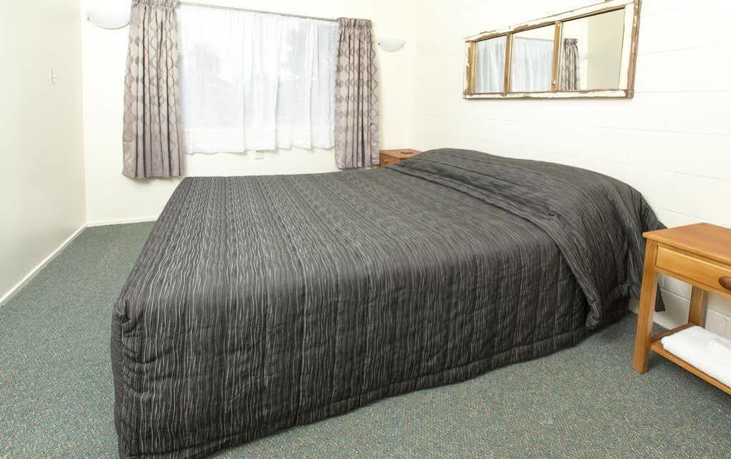 Marina Court Motel & Apartments Whangarei Extérieur photo