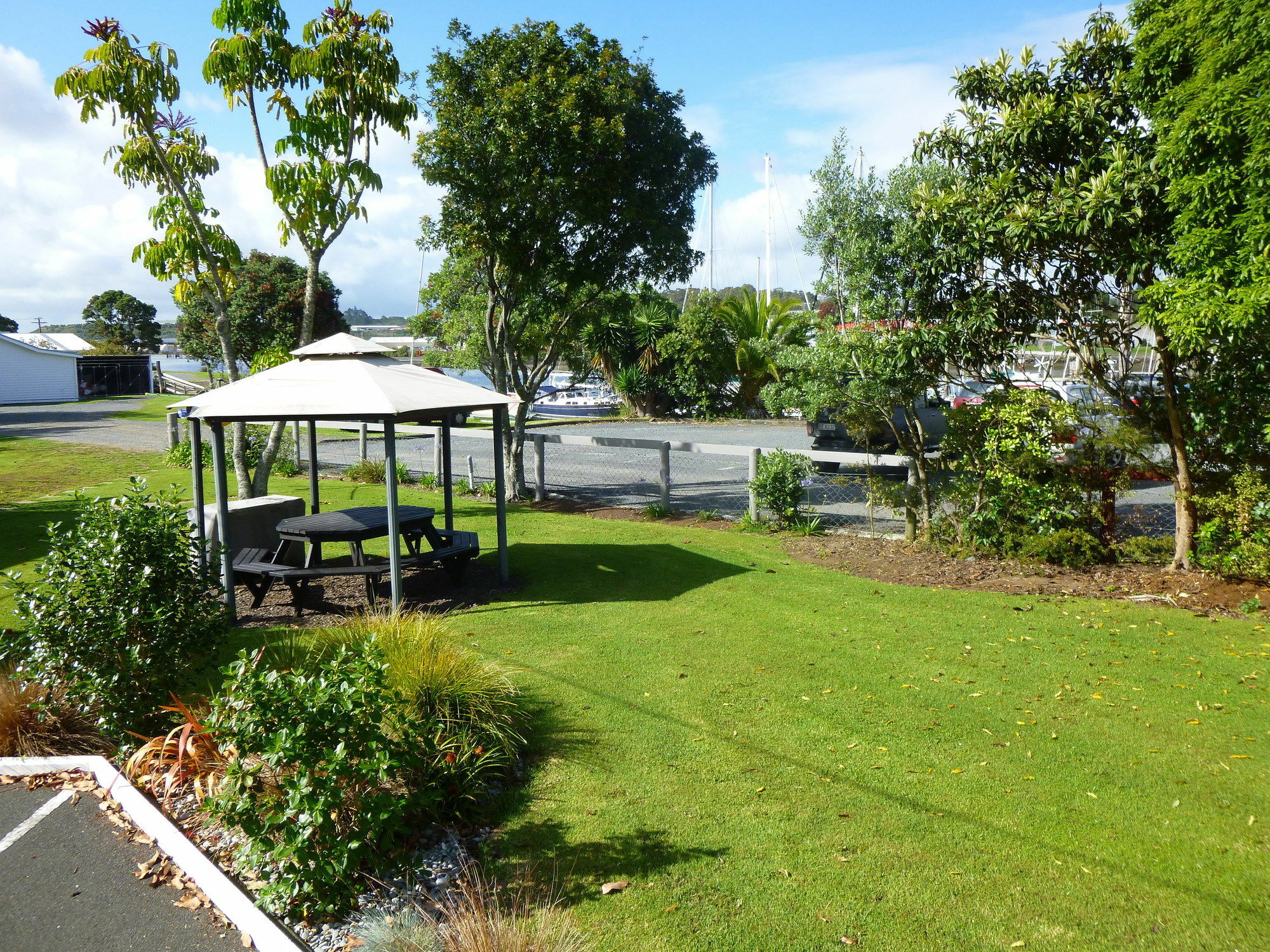 Marina Court Motel & Apartments Whangarei Extérieur photo